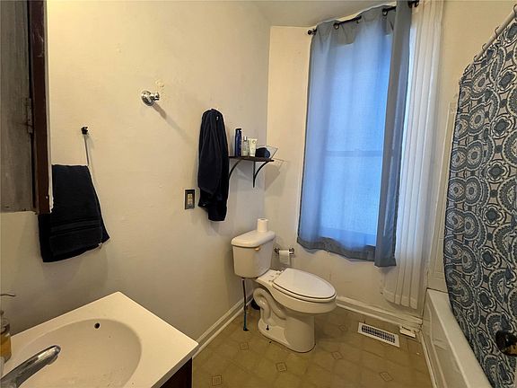 5th image of 7413 Pennsylvania Ave