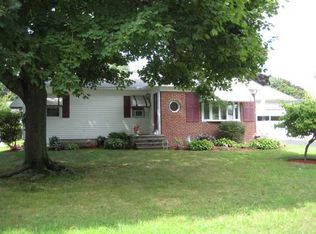 89 Belvedere Dr, Cranston, RI 02920