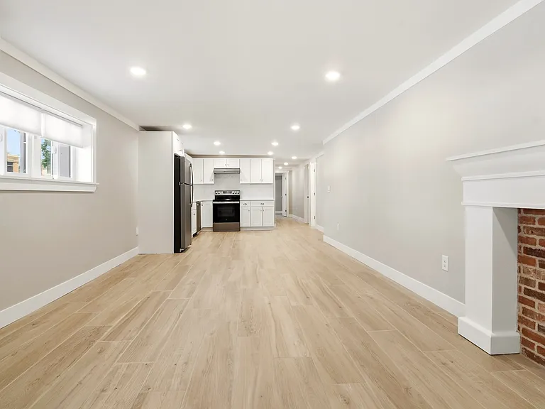 1592 Meade St #B — Photo 9