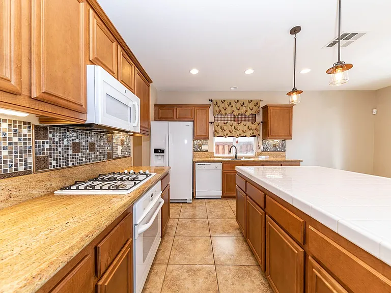 29359 Milford Ct — Photo 10