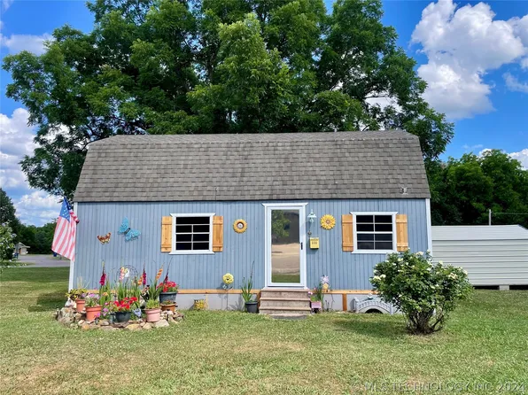 307 S Madison St, Konawa, OK 74849