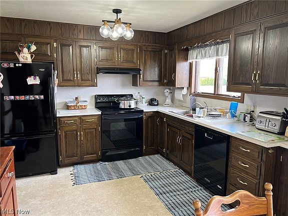 3rd image of 79 Haswell Cir