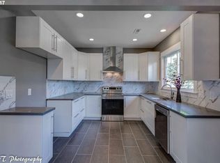 17036 SE Alder St, Portland, OR 97233
