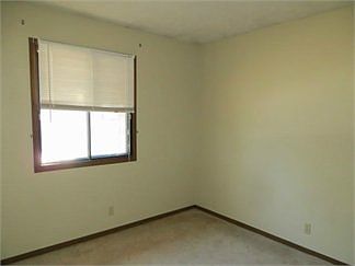 5th image of 541 Lakeshore Dr