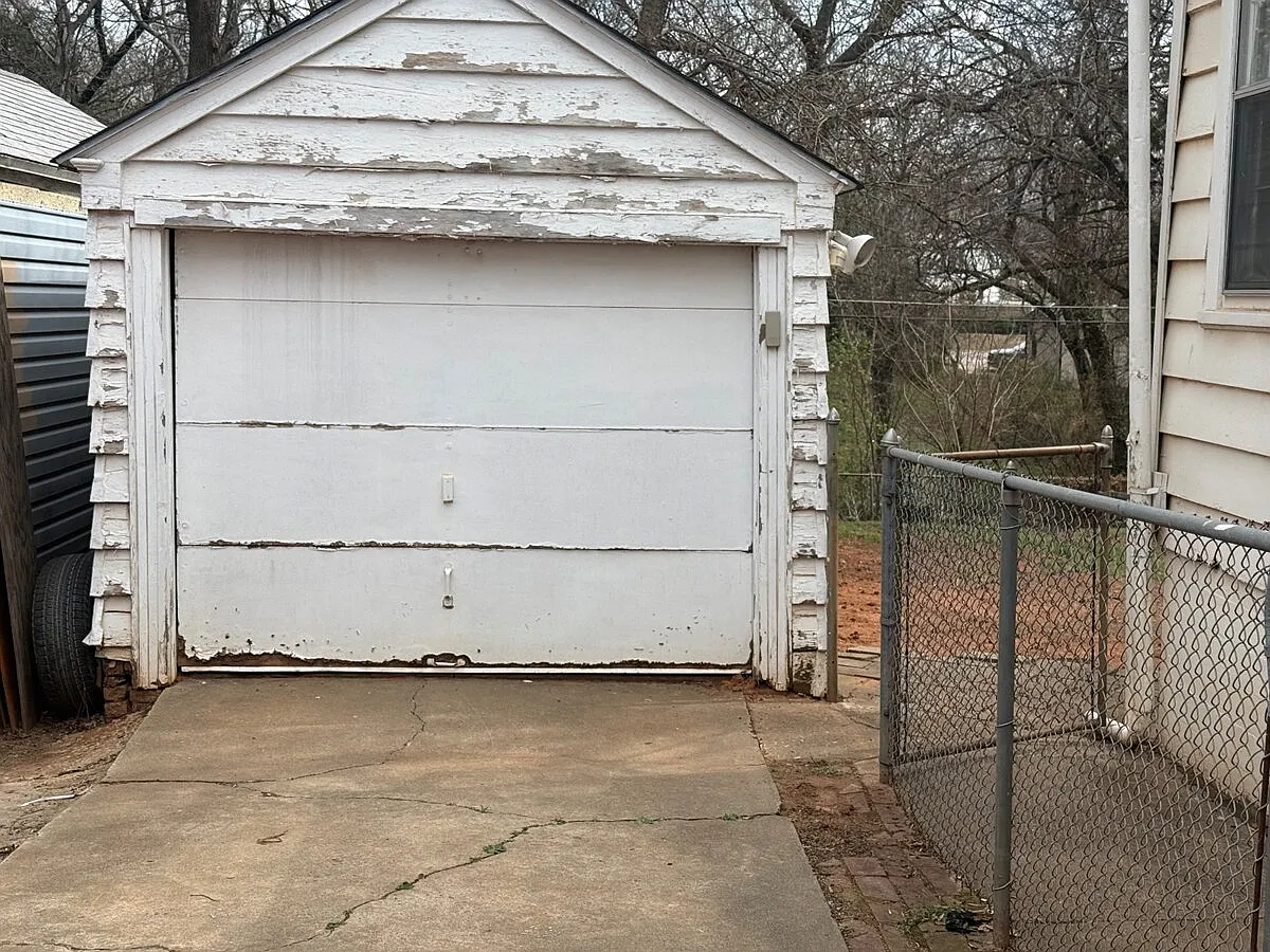 2 bed, 1.0 bath, 792 sqft, $1,225 — Photo 3