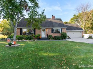 1016 Leonard St NW, Grand Rapids, MI 49534