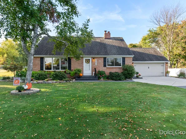 1016 Leonard St NW, Grand Rapids, MI 49534