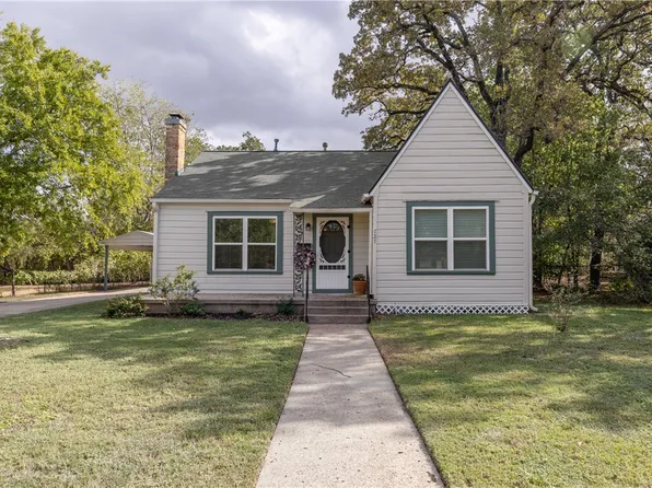 727 Meadow Ln, Bryan, TX 77802