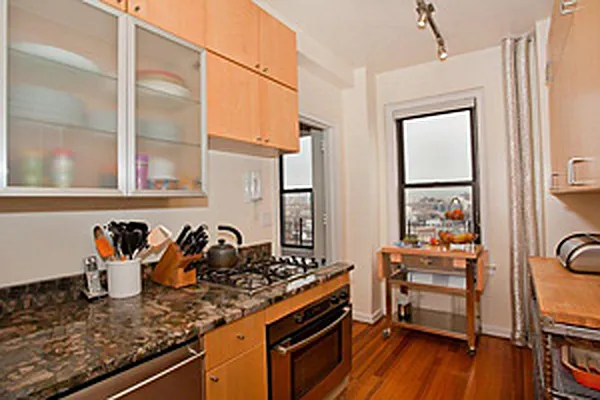 Sold by Avenue Sotheby's International Realty | media 15