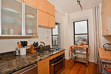 Sold by Avenue Sotheby's International Realty