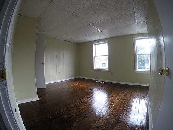3rd image of 407 Harrison Ave NW