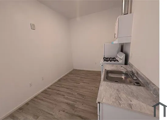 1 bed, $2,000 — Photo 2