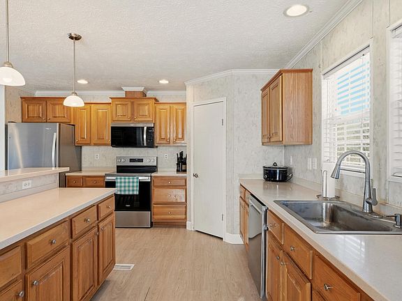 4th image of 110 Moonshine Ln