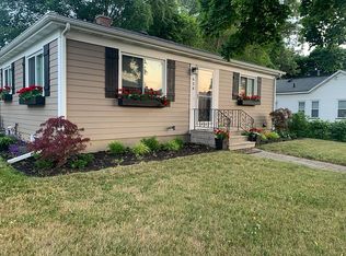 438 E Exchange St, Spring Lake, MI 49456