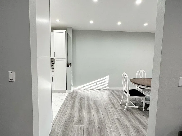13653 Wyandotte St #3 — Photo 7