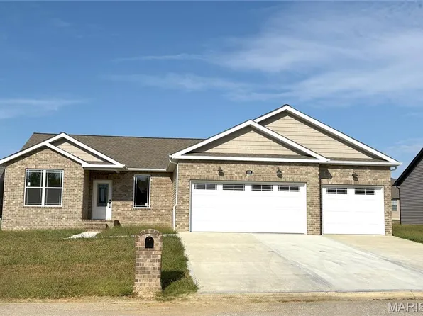 359 Sleeping Indian Dr, Freeburg, IL 62224