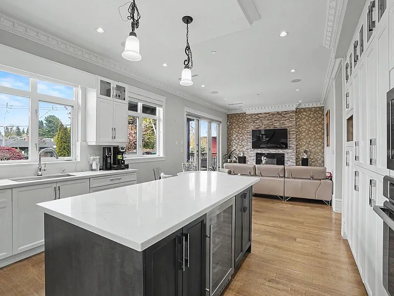 4433 Wallace St — Photo 10