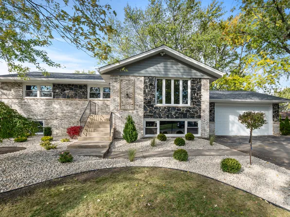 17424 94th Ct, Tinley Park, IL 60487