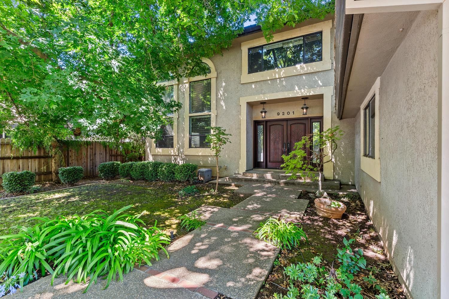 9201 Laguna Lake Way — Valley Hi Country Club