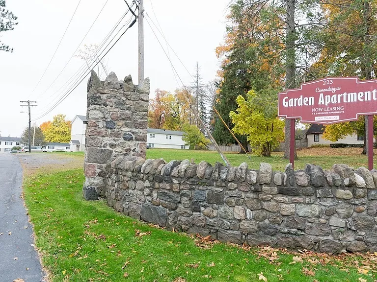 Canandaigua Garden Apartments — Photo 25