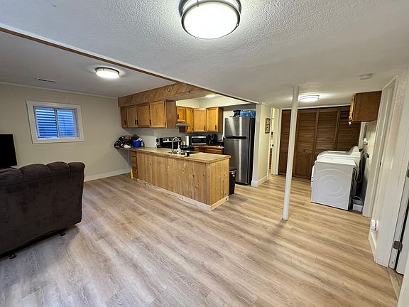 2nd image of 909 Conifer Ct #1B