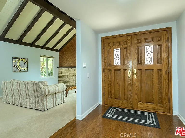 8471 Vine Valley Dr — Photo 4