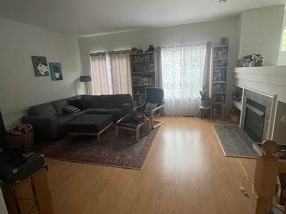 4th image of 69 Monarch Dr #402