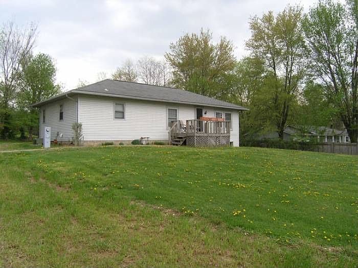 523 St Phillips Rd N