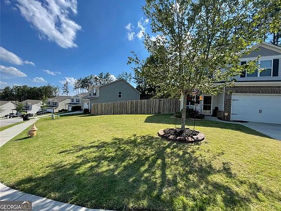 3rd image of 1018 Nandina Ct