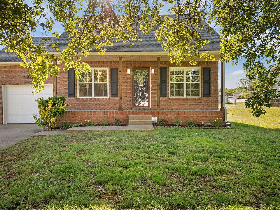 1st image of 3726 Heather Dr