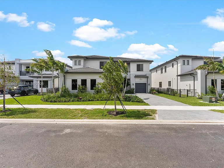 19602 NE 14th Ct — Photo 15