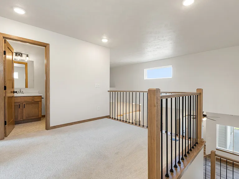 2407 E Jetty Pl — Photo 4
