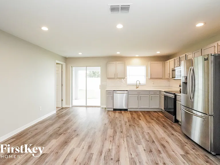 2898 Harlow Ave — Photo 2