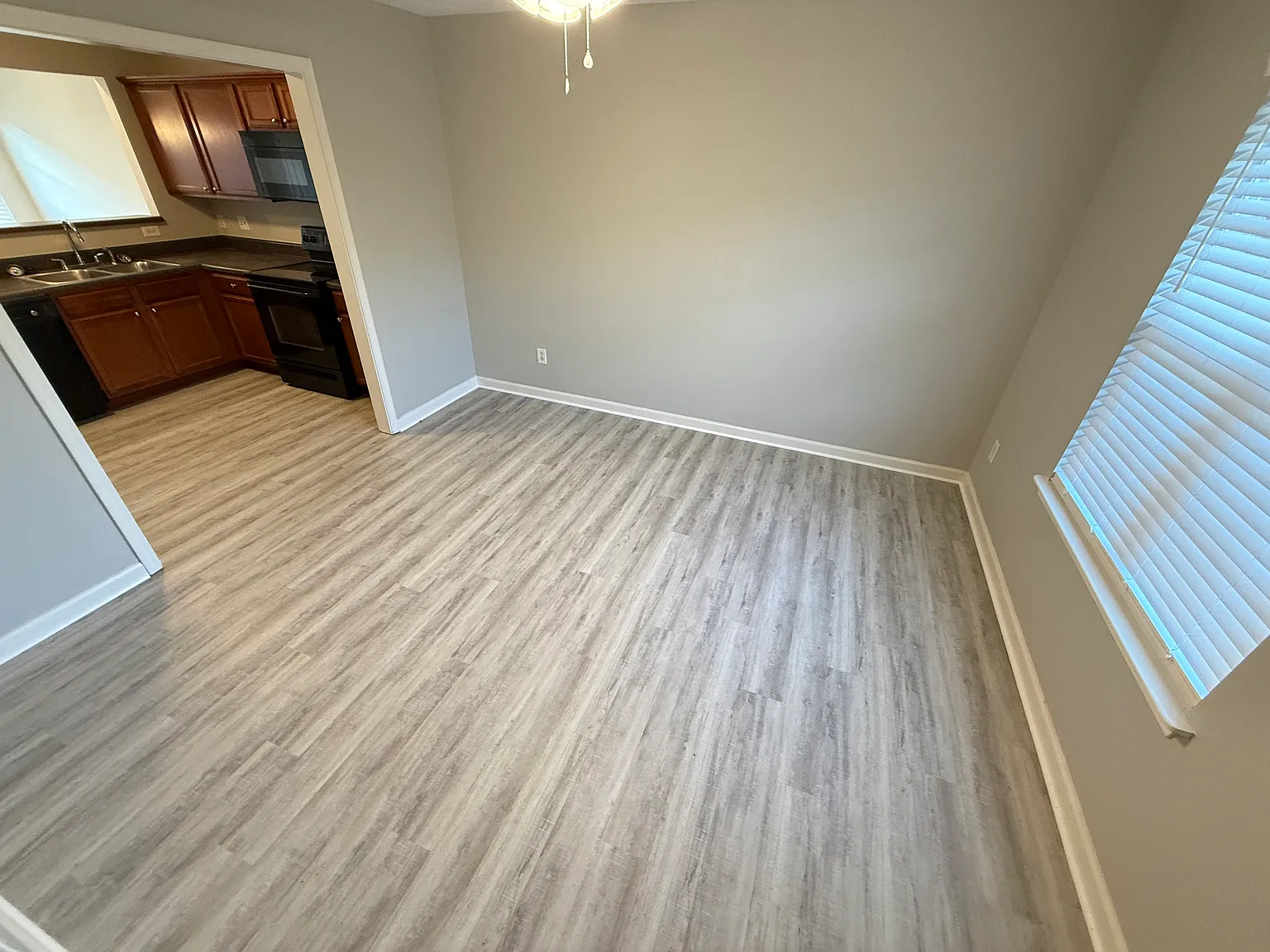 2 bed, 2.5 bath, 1066 sqft, $1,500 — Photo 2