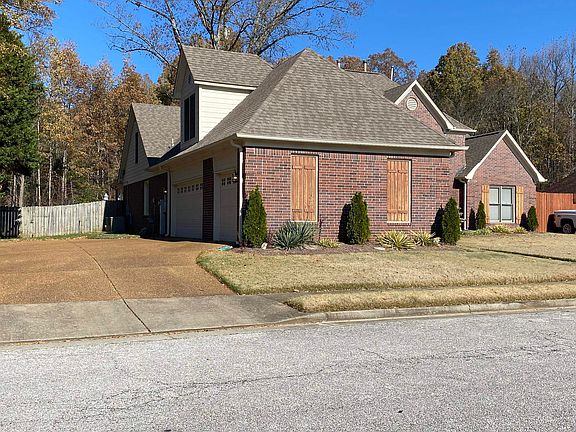 2nd image of 9120 Beech Bend Trl