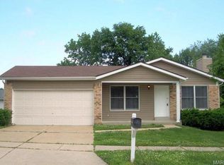 12113 Bourbon St, Maryland Heights, MO 63043