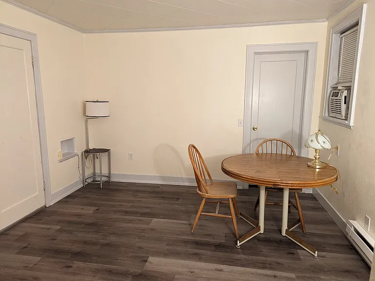 1524 E 1st Ave #2 — Photo 5