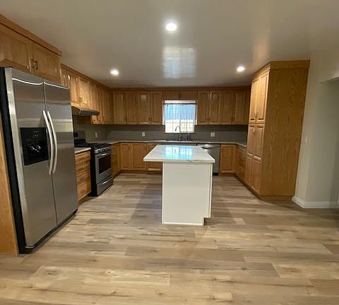3rd image of 4220 1/2 Abner St