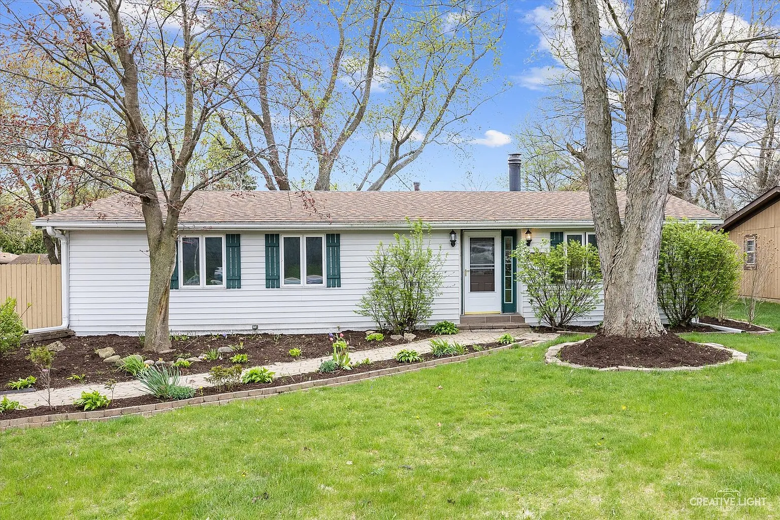 434 E Fabyan Pkwy photo 1