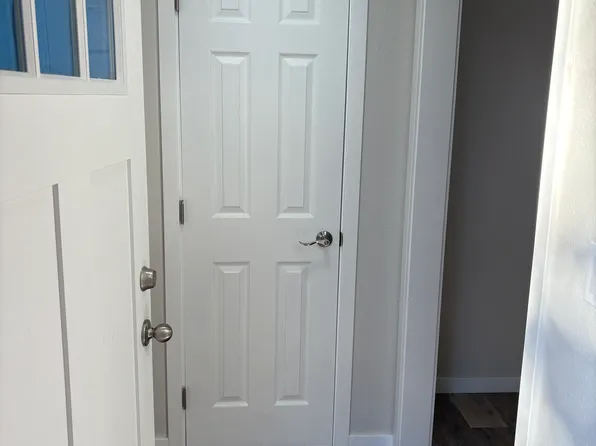 3251 E 42nd Ave APT B, Anchorage, AK 99508