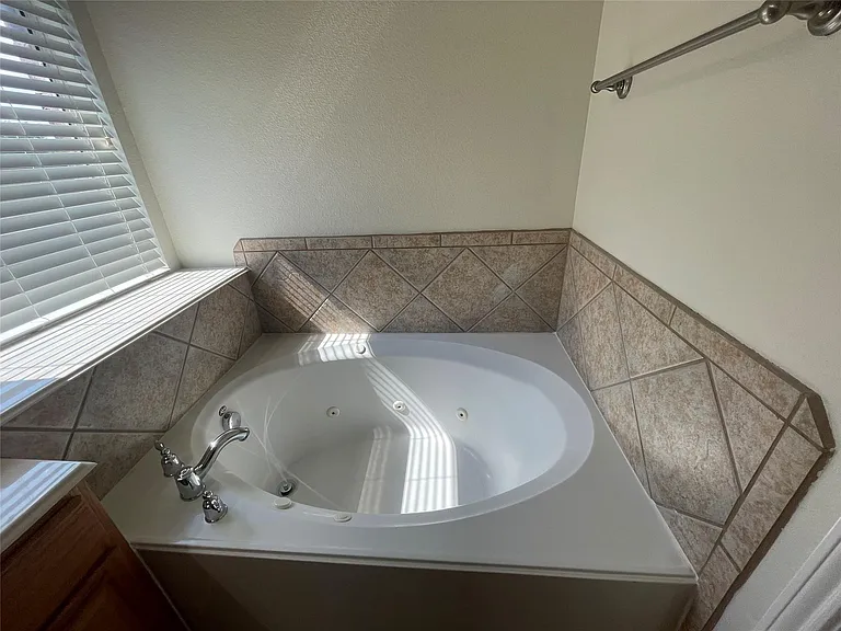 11920 Brownwood Dr — Photo 19