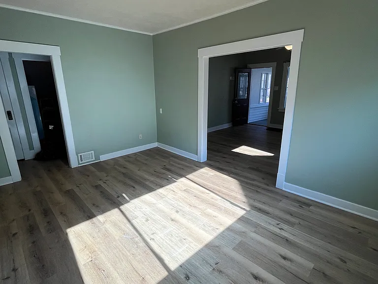 806 Marsh St — Photo 7