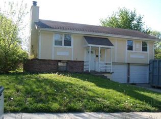 7901 Sunset Cir, Grandview, MO 64030