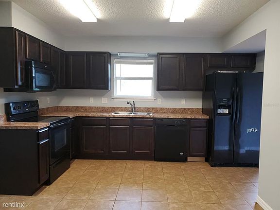 2nd image of 761 Oak Dr