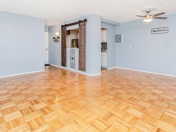3rd image of 4 Fordham Hill Oval APT 8C