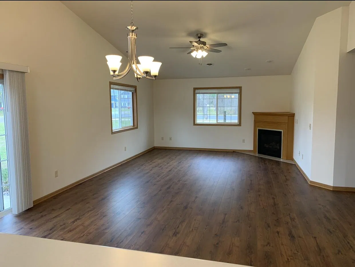 2 bed, 1200 sqft, $1,625 — Photo 3