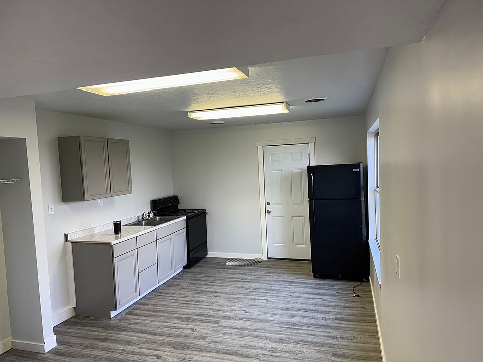 1st image of 406 N Owens Dr #H