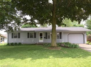 7373 Sugartree Dr, Youngstown, OH 44512