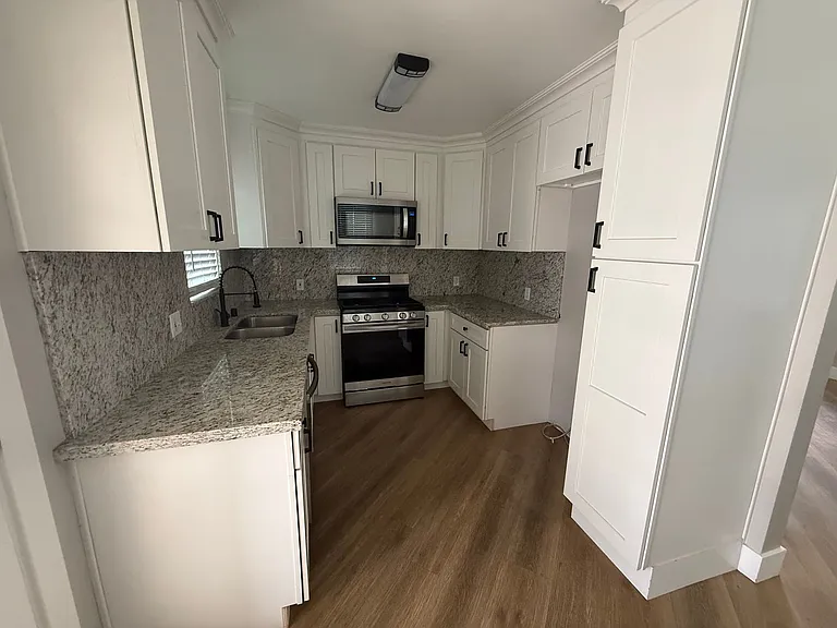 1032 California St — Photo 17