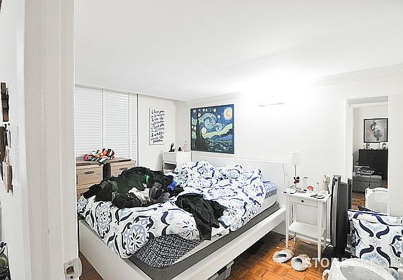 5th image of 304 W 92nd St APT 1Q